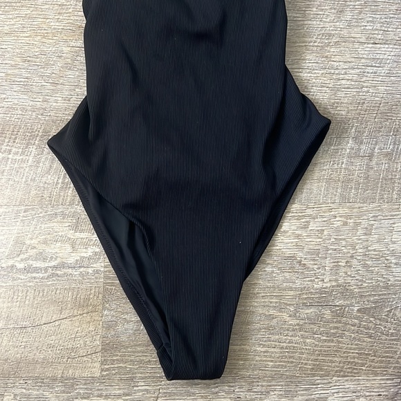AQUA Swim Black One Piece Bathing Suite Size S - Picture 3 of 5